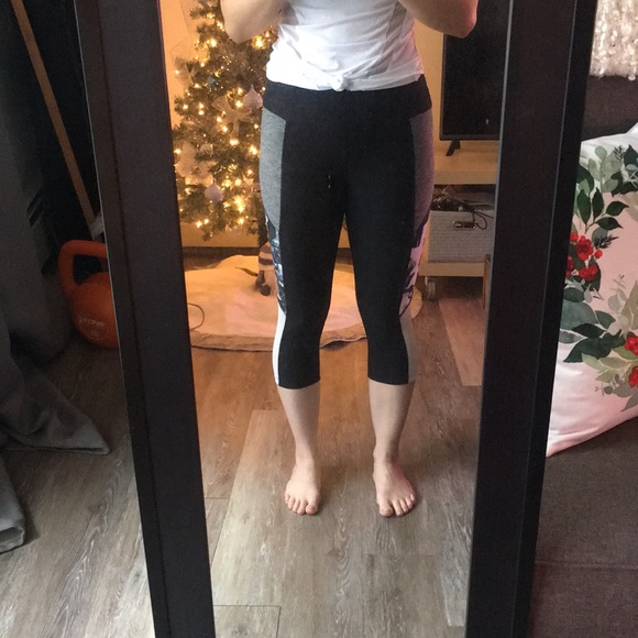 Capri Mesh Leggings - Picture 5 of 6